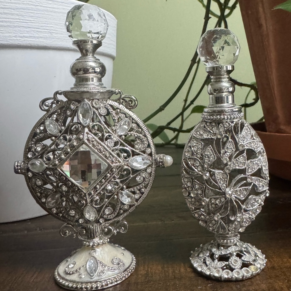 Set of Sparkling Vintage Inspired Elegant Silver Decorative Perfume Bottles